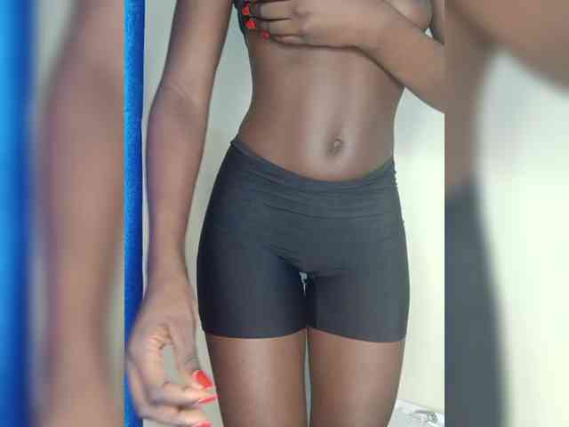 Sexybootyy webcam