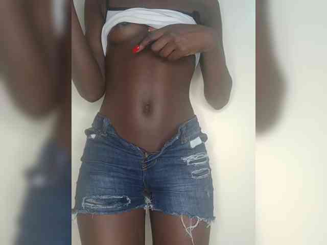 Sexybootyy webcam