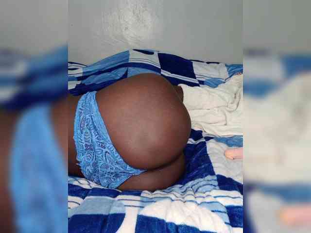 Sexybootyy webcam