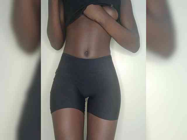 Sexybootyy webcam