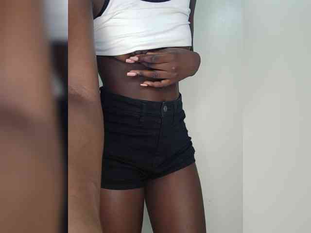 Sexybootyy webcam