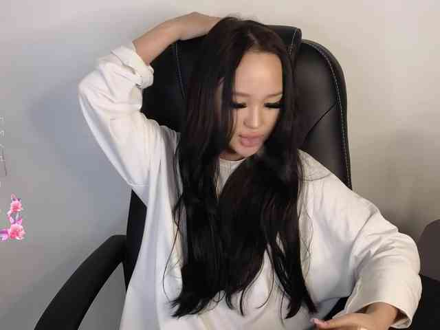 SonyaLess webcam