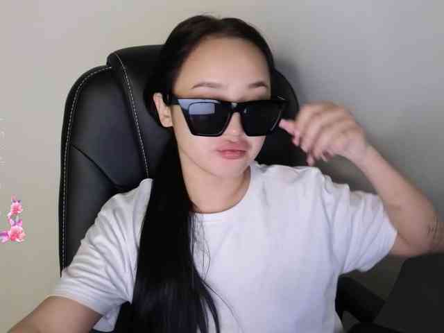 SonyaLess webcam