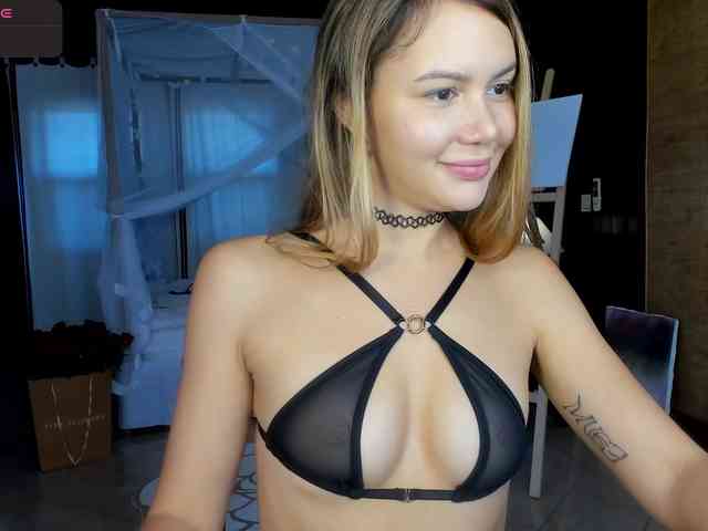 GrilledAvocadoz webcam