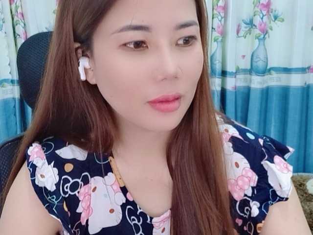 Queendy's BongaCams show and profile