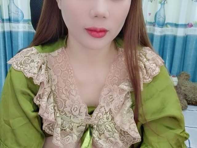 Queendy's BongaCams show and profile