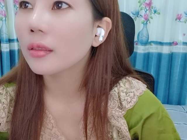 Queendy's BongaCams show and profile