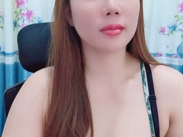 Queendy's BongaCams show and profile