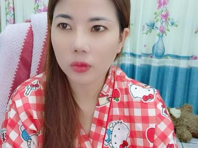 Queendy's BongaCams show and profile