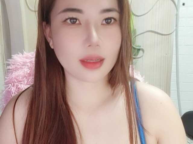 Queendy webcam bongacams model stream image