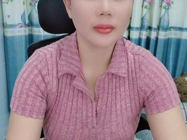 Queendy's BongaCams show and profile