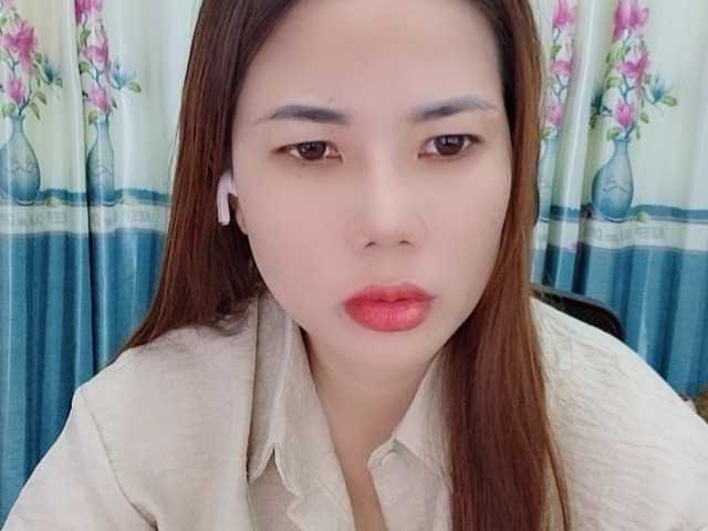 Queendy's BongaCams show and profile