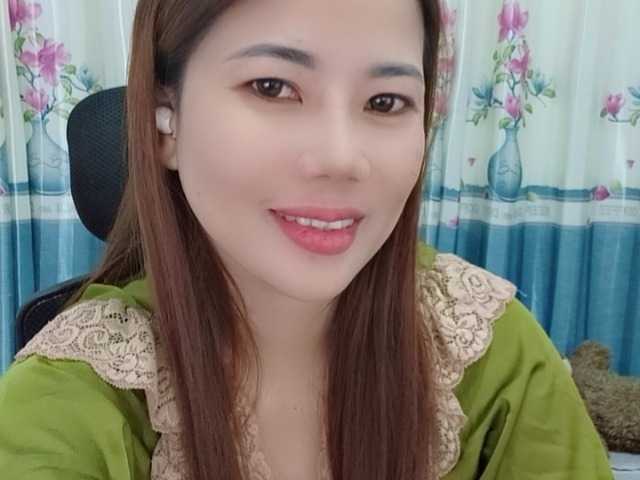 Queendy's BongaCams show and profile