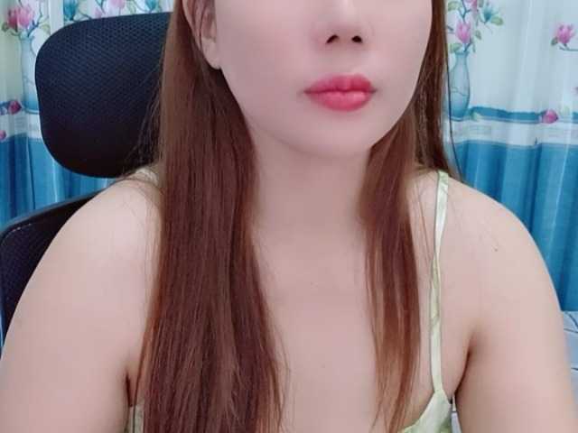 Queendy's BongaCams show and profile