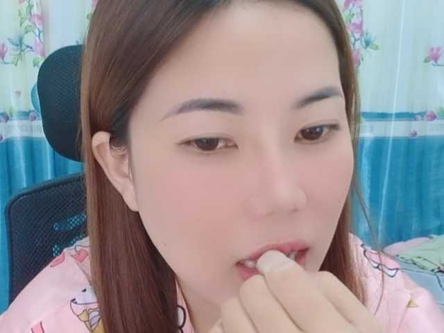 Queendy's BongaCams show and profile