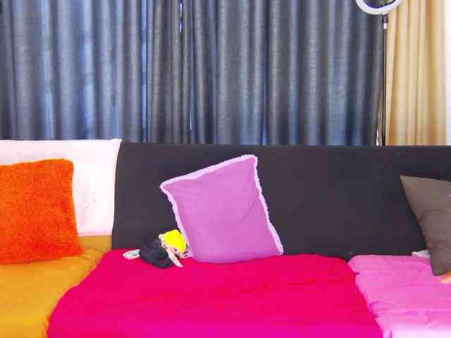 FlirtyChoo7 Live Webcam on BongaCams