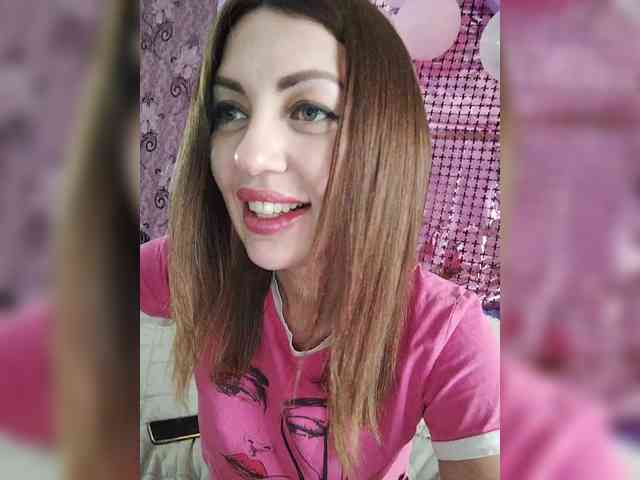 DaryaBloom webcam