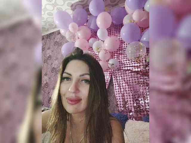 DaryaBloom webcam