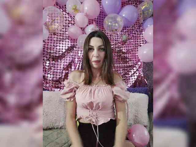 DaryaBloom webcam