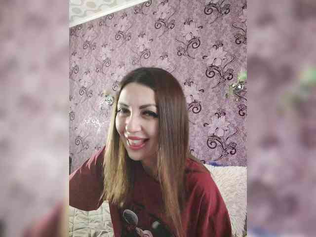DaryaBloom webcam