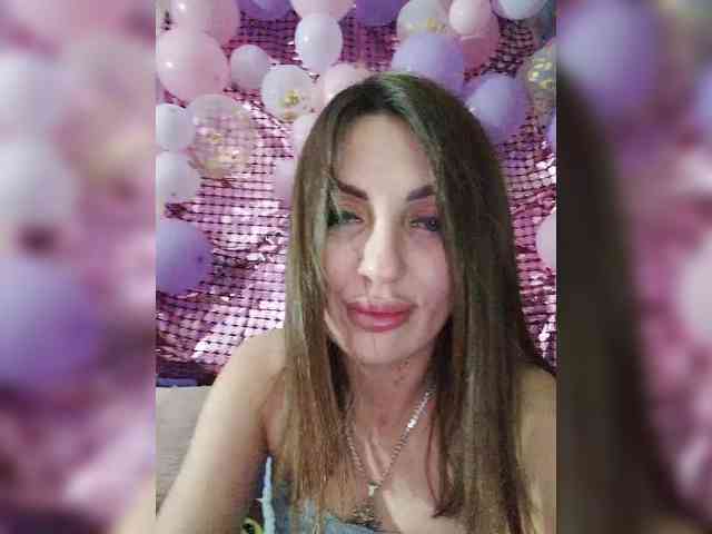 DaryaBloom webcam