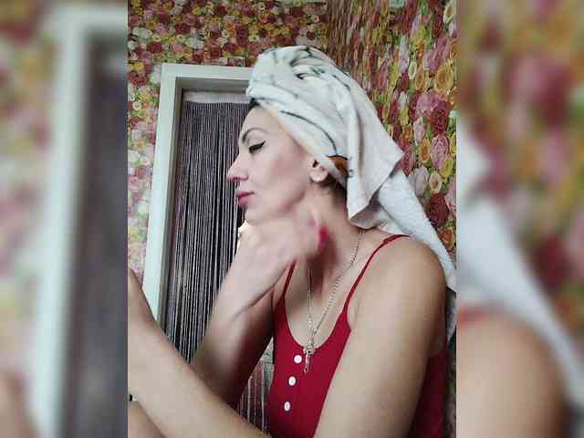 DaryaBloom webcam