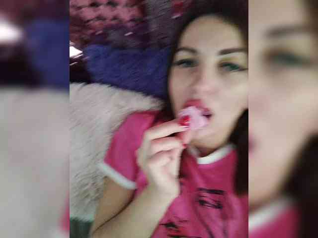 DaryaBloom webcam