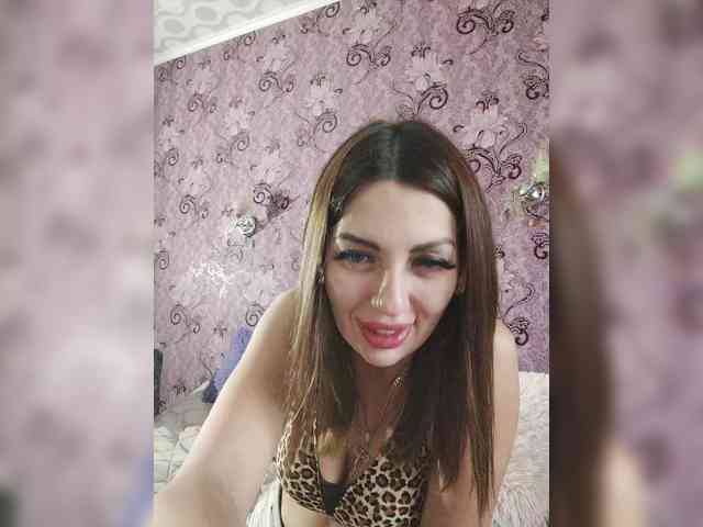 DaryaBloom webcam
