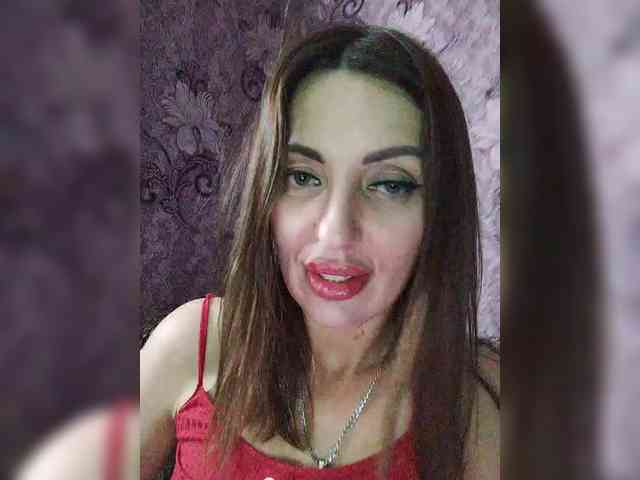 DaryaBloom webcam