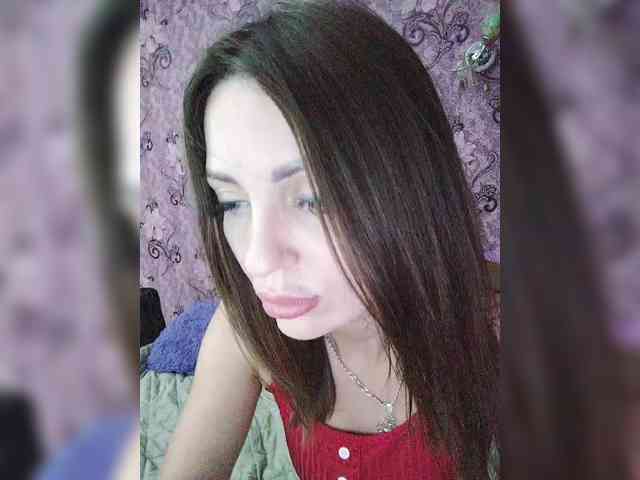 DaryaBloom webcam