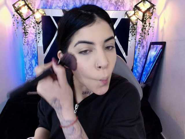 violetsmith webcam bongacams model stream image