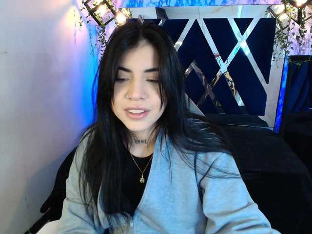 violetsmith webcam bongacams model stream image