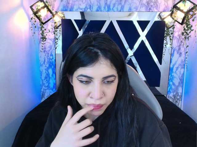 violetsmith webcam bongacams model stream image