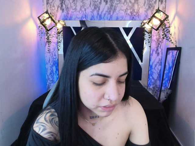 violetsmith webcam bongacams model stream image