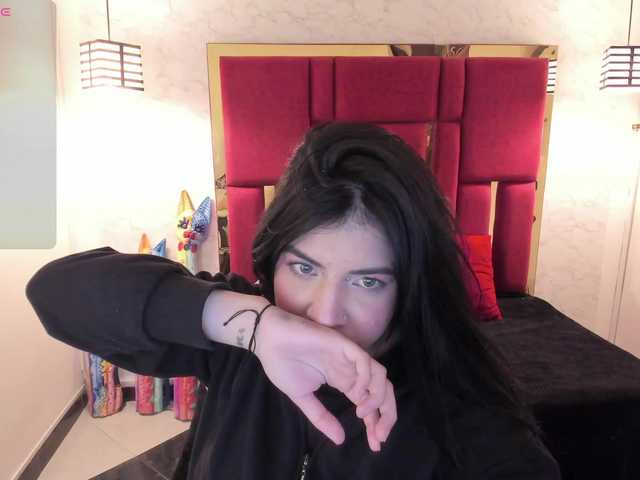violetsmith webcam bongacams model stream image