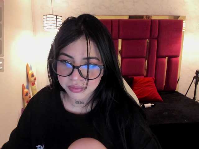 Watch violetsmith Streaming Live