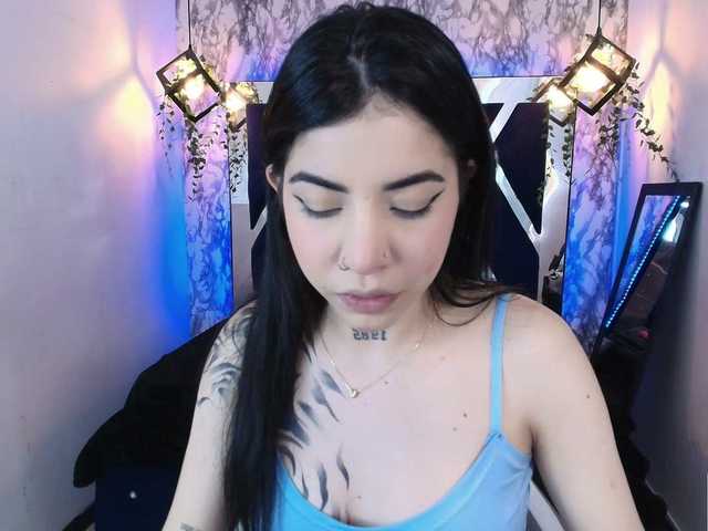 violetsmith webcam bongacams model stream image