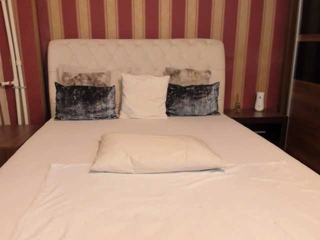 MadameCrowford's BongaCams show and profile