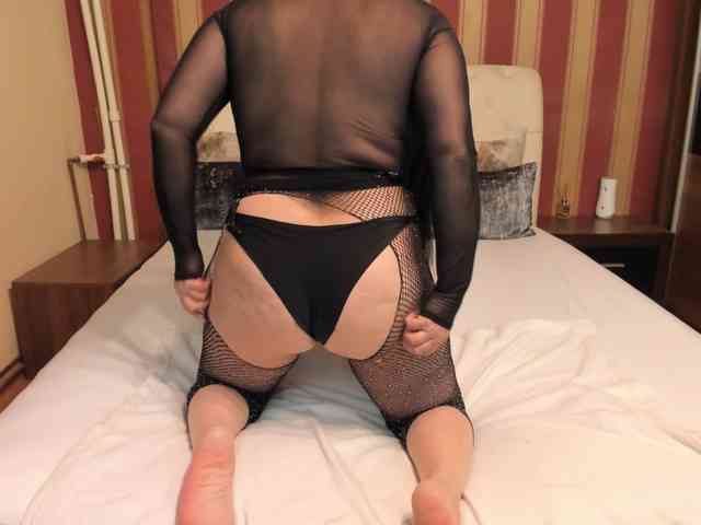 MadameCrowford webcam