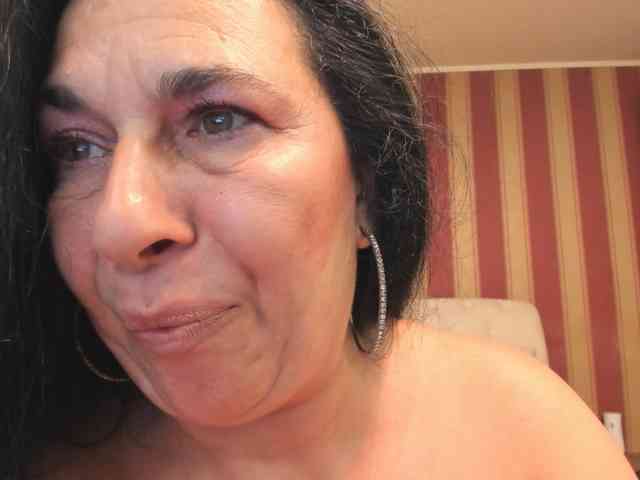 MadameCrowford webcam