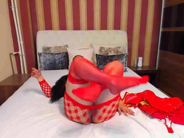 MadameCrowford webcam