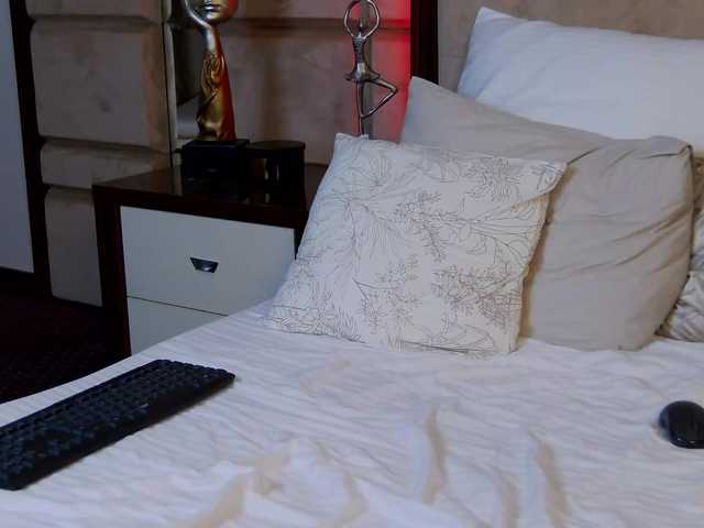 DaisyEmber's BongaCams show and profile