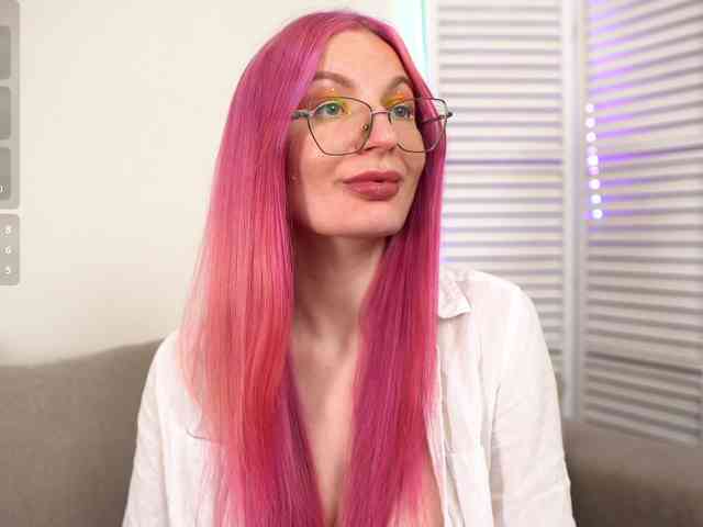 Luna-Velvet webcam