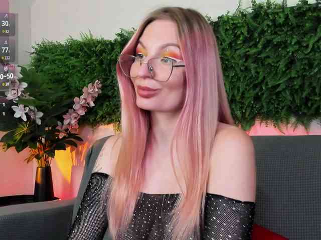Luna-Velvet webcam