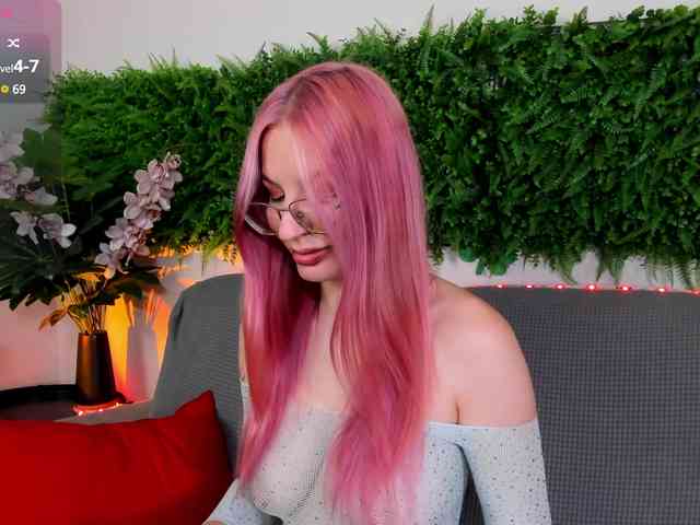 Luna-Velvet webcam