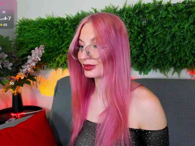 Luna-Velvet webcam