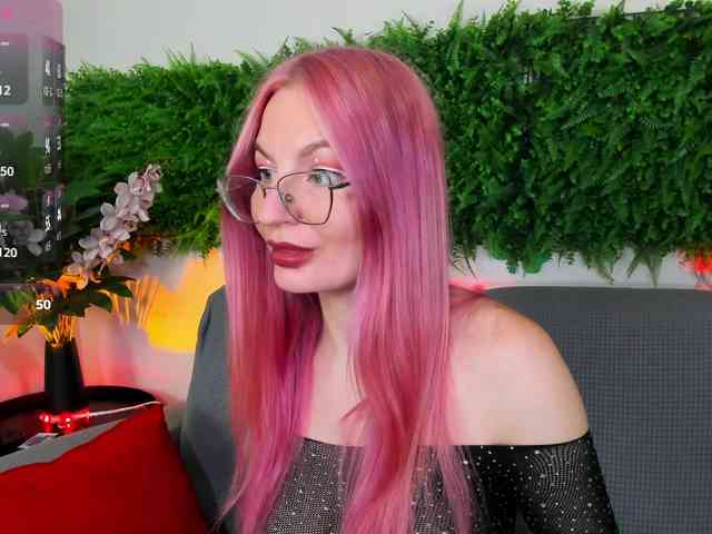 Luna-Velvet webcam