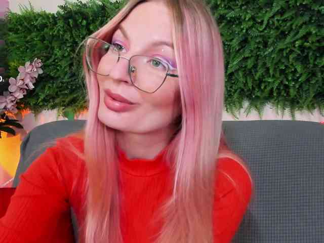 Luna-Velvet webcam