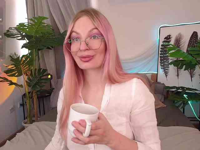 Luna-Velvet webcam