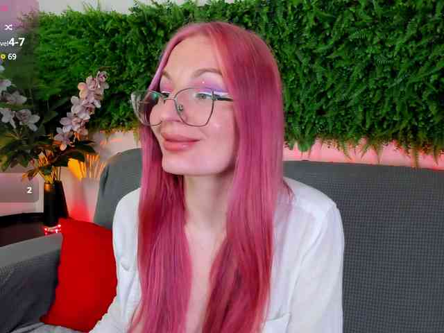 Luna-Velvet webcam